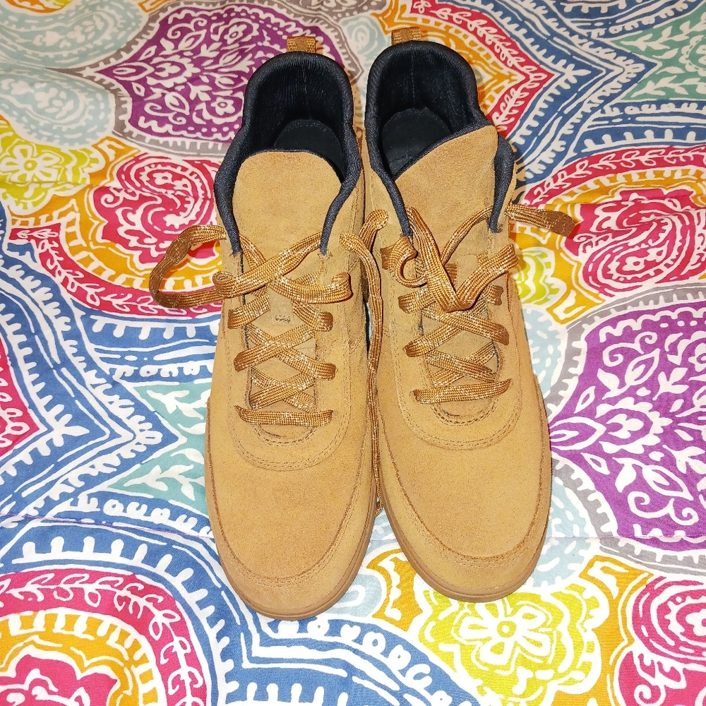 Sorel Evie lace up boots Size 8.5 color Tan